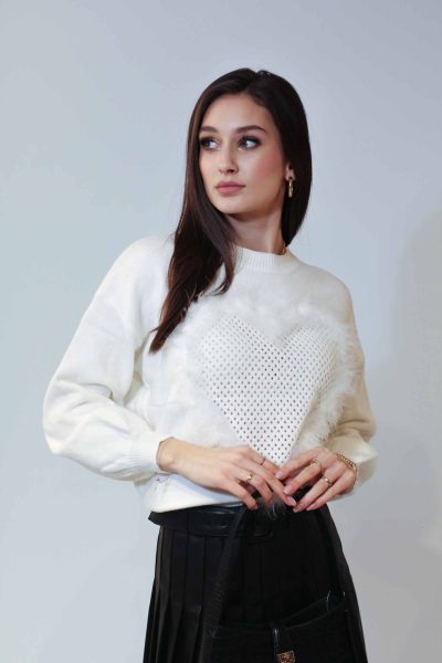 sweter damski biały modny